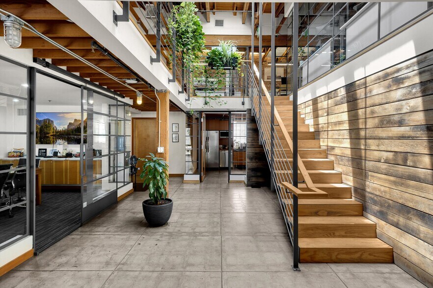 More Photos Of 425 E 4th St, Long Beach Office Residential For Sale