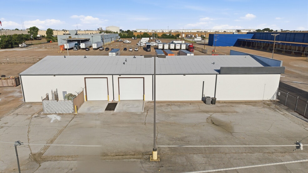 More Photos Of 2820 Oakland Ave, Garland Truck Terminal For Lease