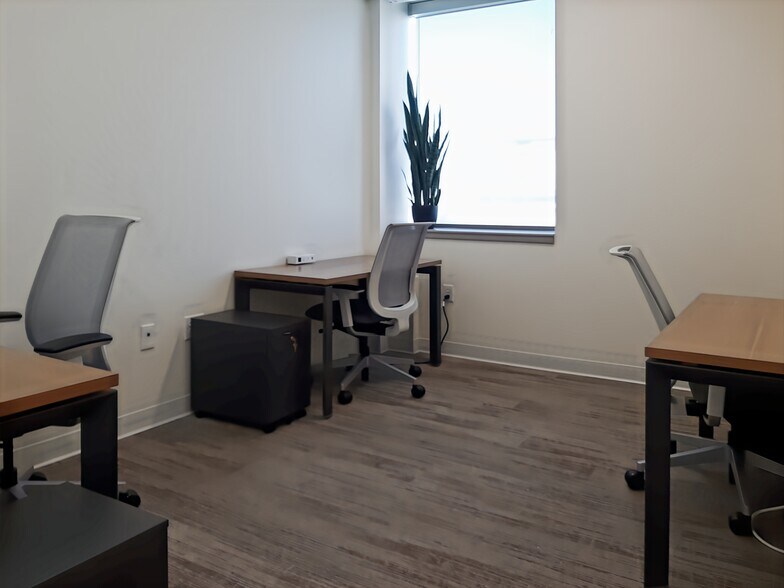 More Photos Of 8633-8799 N Port Washington Rd, Fox Point Coworking Space
