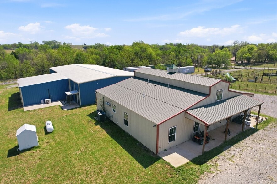 Primary Photo Of 17052 NE North Dr, Fletcher Flex For Sale