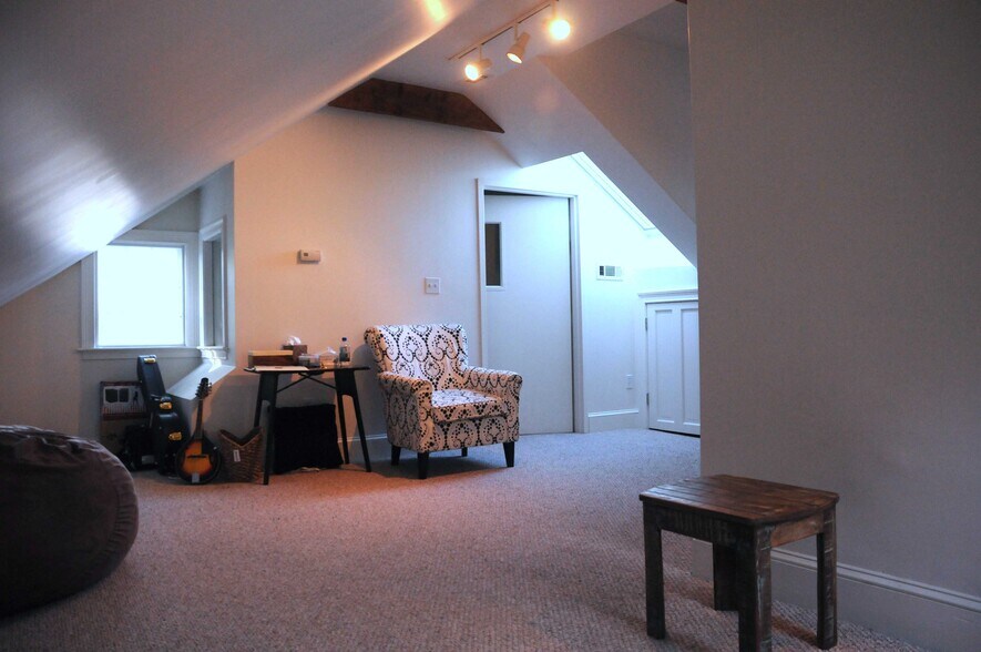 More Photos Of 393-395 Massachusetts Ave, Arlington Office For Sale