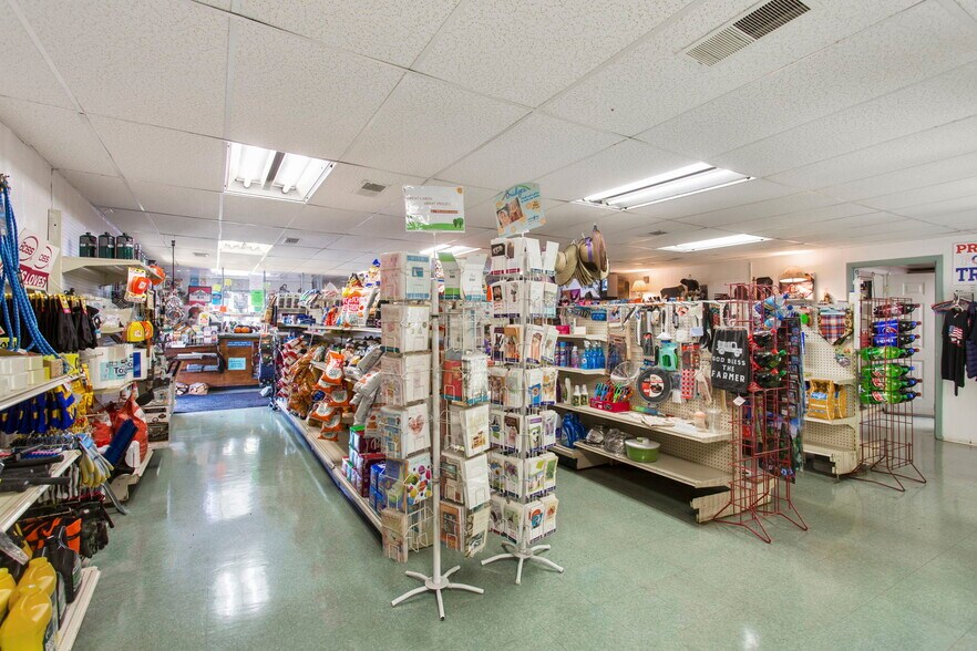 More Photos Of 6547 Potomac River Rd, Monterey Service Station For Sale