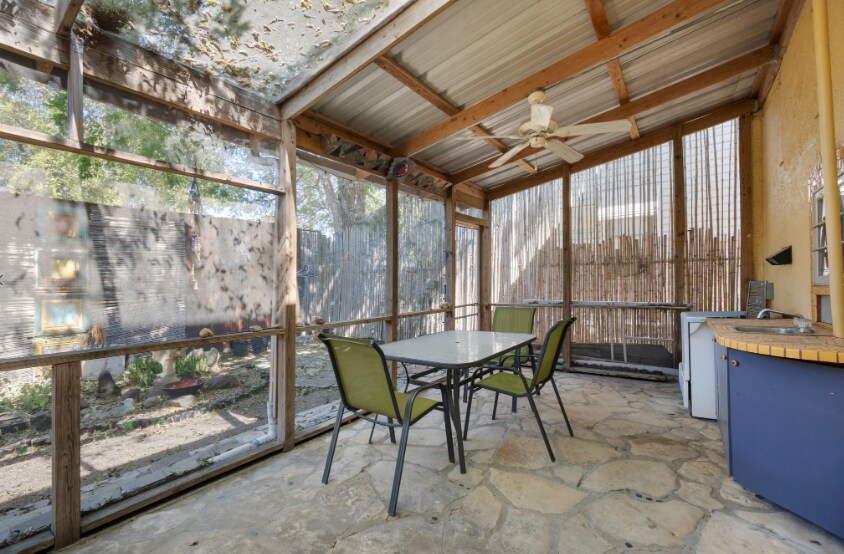 More Photos Of 1651 W Woodlawn Dr, San Antonio Storefront Retail Residential For Sale