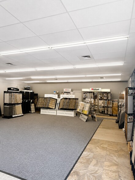 More Photos Of 301 Beech St, Connersville General Retail For Sale