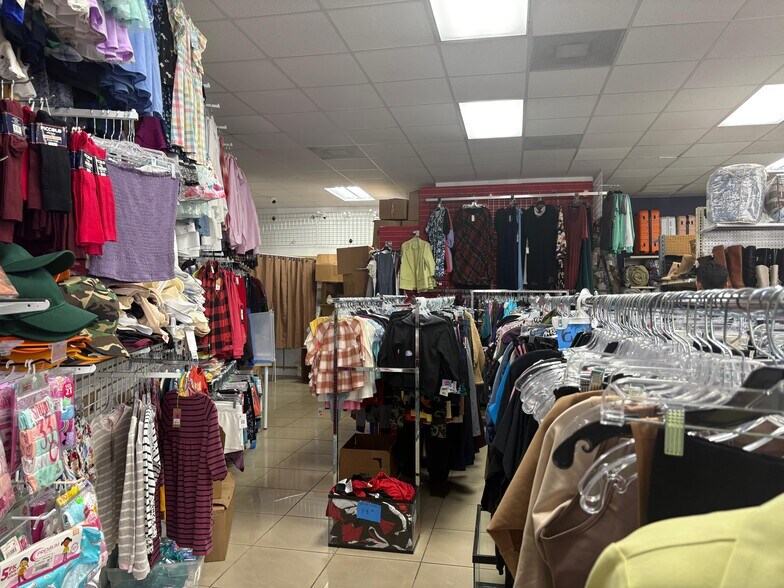 More Photos Of 12833 SW 42nd St, Miami General Retail For Lease