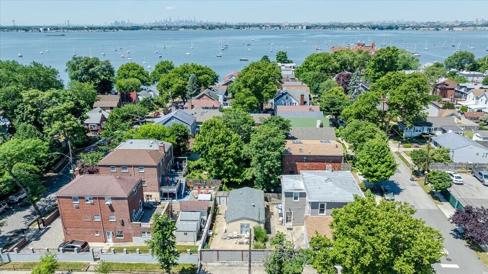 More Photos Of 87-89 City Island Ave, Bronx Apartments For Sale