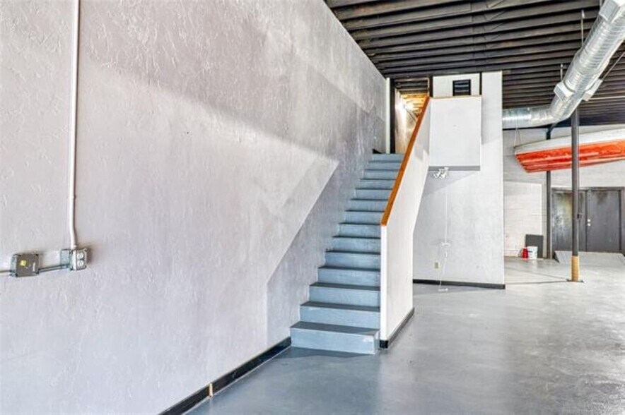 More Photos Of 111-117 S Main St, Eufaula Office For Sale