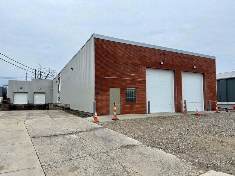 Primary Photo Of 20801 Salisbury Rd, Cleveland Warehouse For Lease