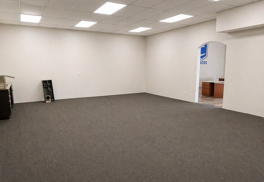 More Photos Of 1302 N Rhinestone Dr, Prescott Showroom For Lease