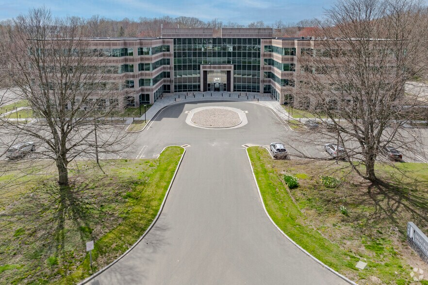 More Photos Of 440 Wheelers Farms Rd, Milford Office For Lease