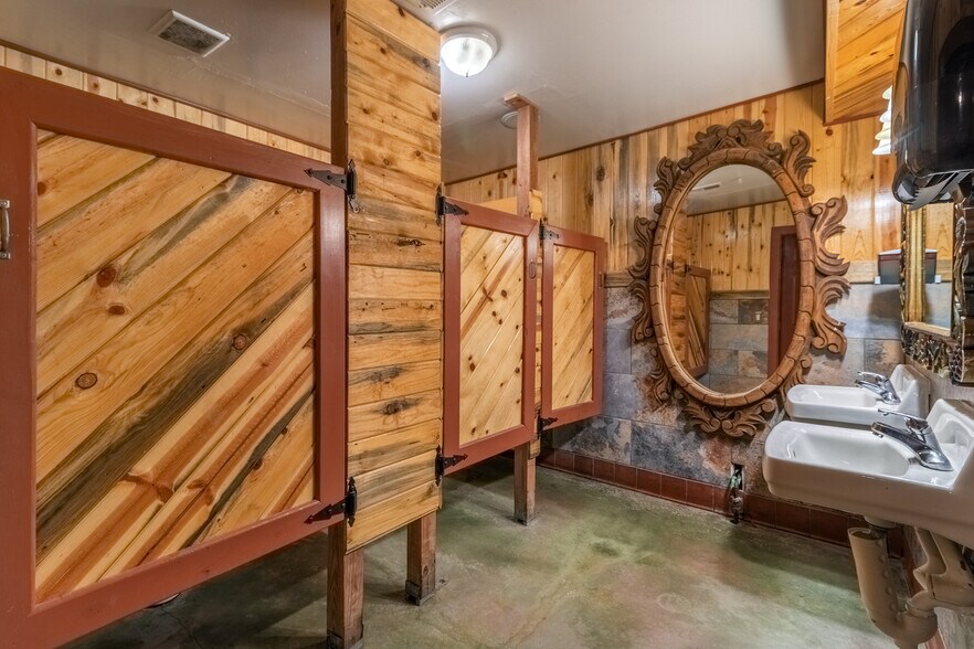 More Photos Of 920 Grand Ave, Grand Lake General Retail For Sale