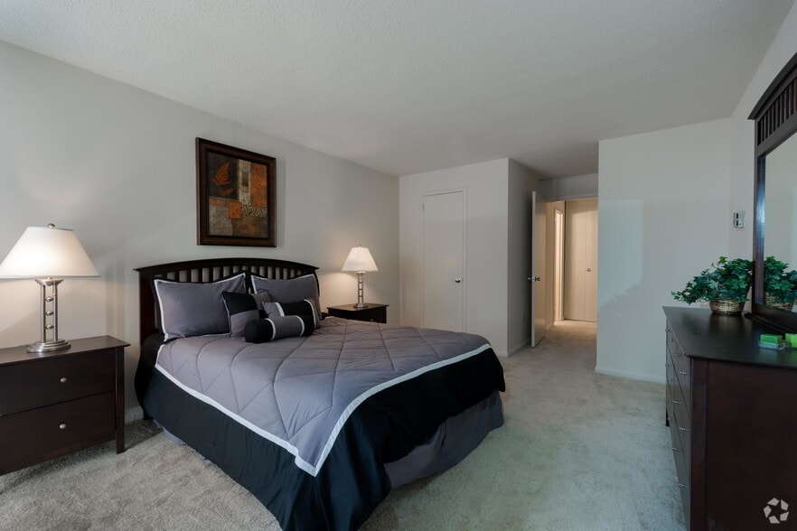 More Photos Of 8610-8650 Georgia Ave, Silver Spring Apartments For Lease