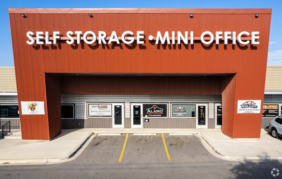 More Photos Of 6923 W Loop 1604, San Antonio Self Storage For Lease