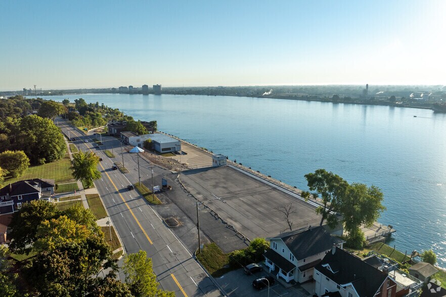 More Photos Of 2380 Military St, Port Huron Industrial For Sale