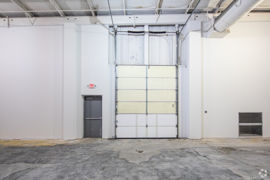 More Photos Of 13850 Manchester Rd, Manchester Freestanding For Lease