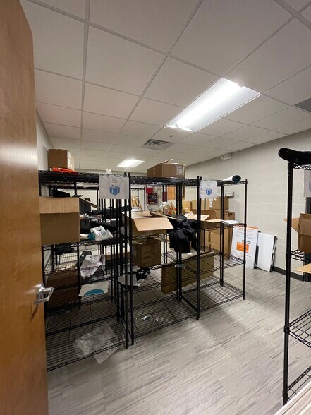 More Photos Of 3-17 Farrs Bridge Rd, Greenville General Retail For Lease