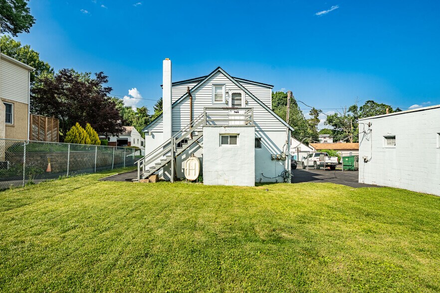 More Photos Of 663 Clearview Ave, Trevose Light Manufacturing For Sale