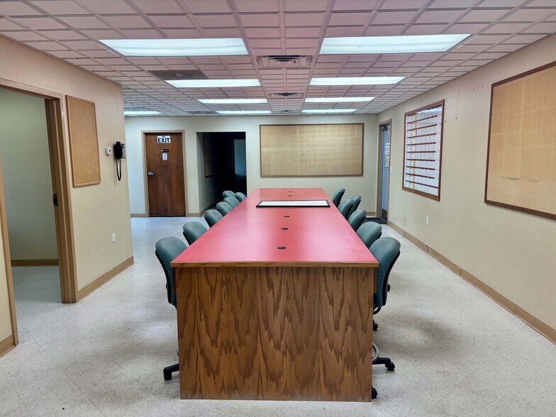 More Photos Of 275 Larcel Dr, Sikeston Flex For Lease