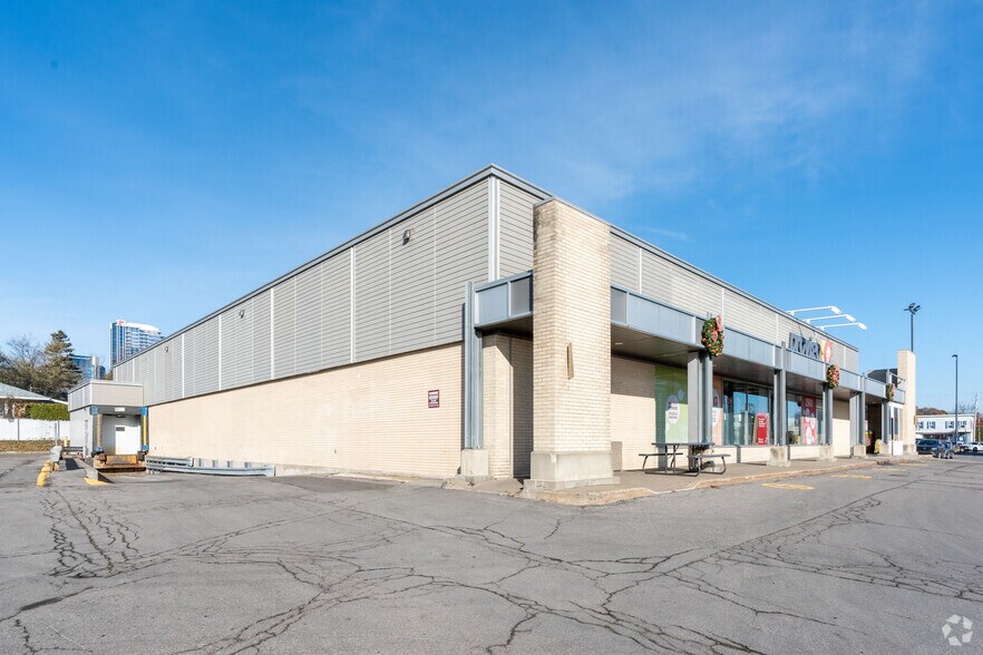 More Photos Of 2900 Ch Saint-Louis, Québec General Retail For Lease