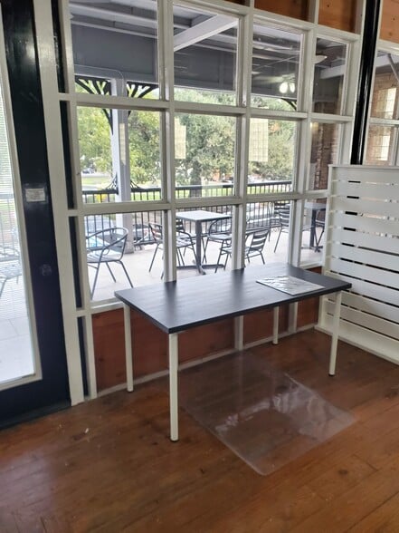 More Photos Of 204 S Austin St, Seguin Restaurant For Sale