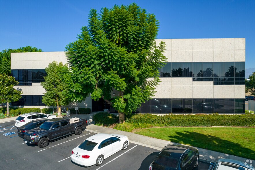 More Photos Of 1980 Orange Tree Ln, Redlands Office For Lease