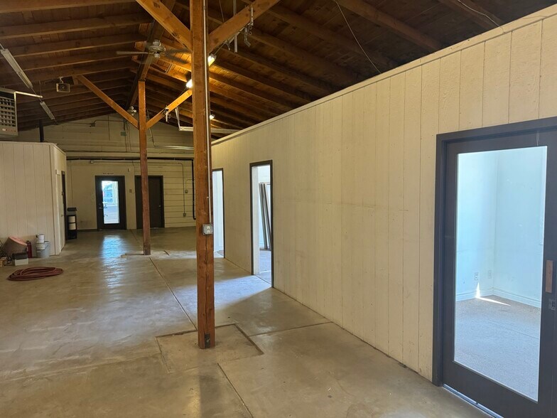 More Photos Of 5077 Table Rock Rd, Central Point Contractor Storage Yard For Sale