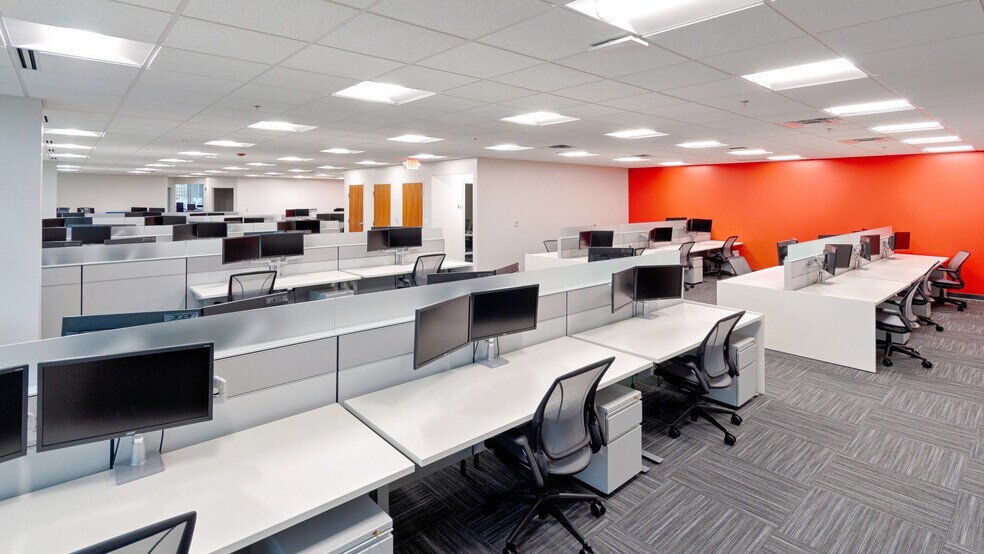 More Photos Of 500 Lee St E, Charleston Office For Lease