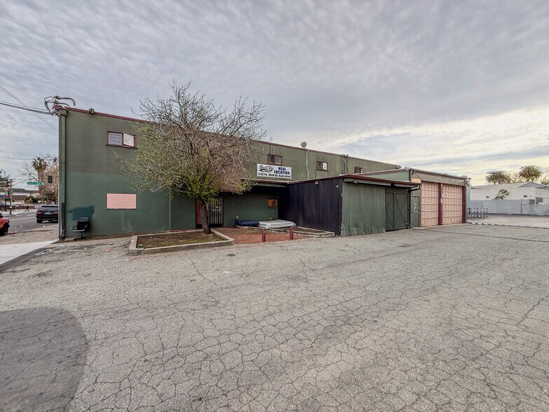More Photos Of 995 E Santa Clara St, San Jose Storefront For Lease