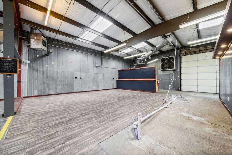 More Photos Of 1761 Jardco Dr, Clarksville Warehouse For Lease