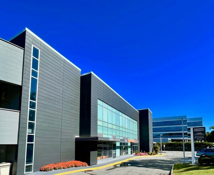 More Photos Of 600 W Putnam Ave, Greenwich Office For Lease