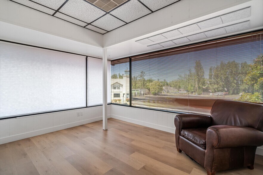 More Photos Of 6640 Redwood Dr, Rohnert Park Office For Sale