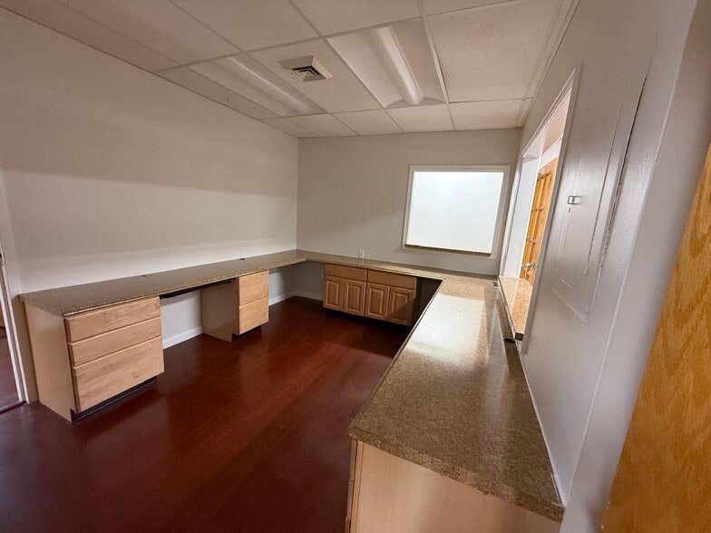 More Photos Of 3301 Woodburn Rd, Annandale Medical For Lease