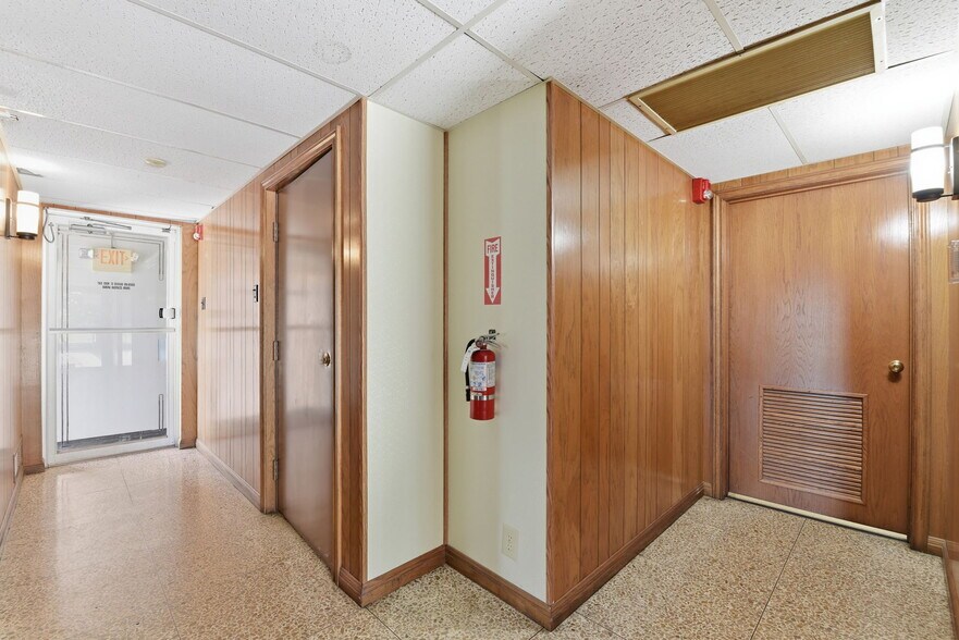 More Photos Of 13026 Rosecrest Dr, Houston Office For Lease