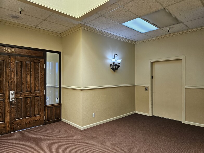 More Photos Of 1110 W Kettleman Ln, Lodi Unknown For Lease