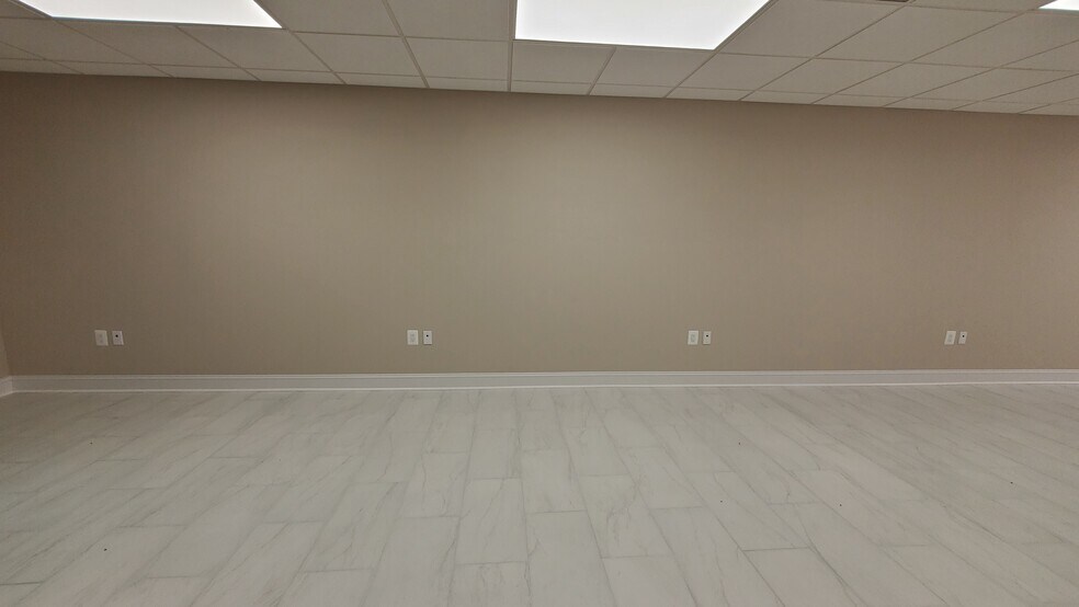 More Photos Of 3821-3859 Farragut Ave, Kensington Office For Sale