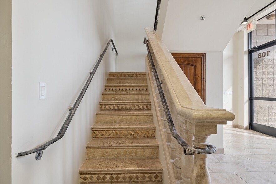 More Photos Of 9096 E Bahia Dr, Scottsdale Showroom For Sale