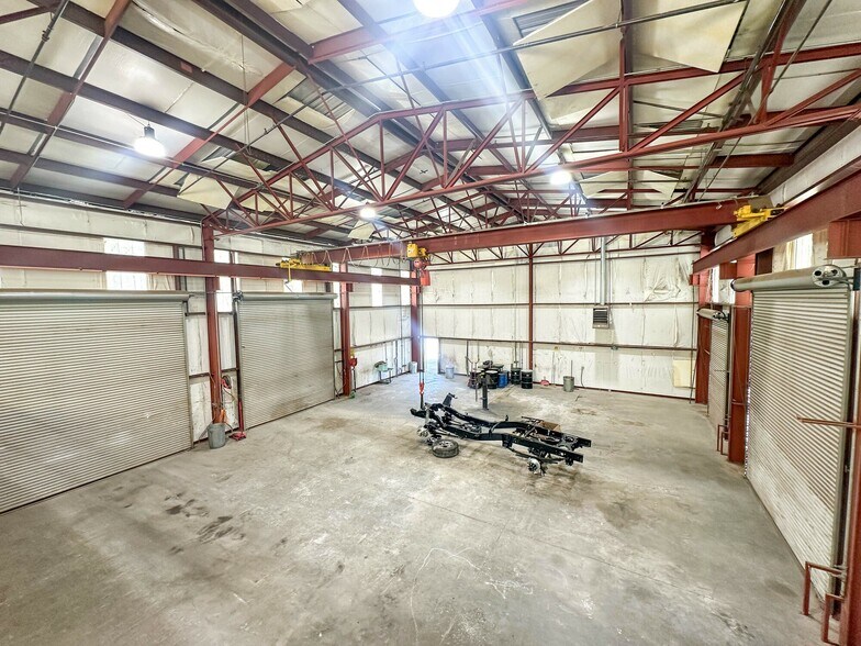 More Photos Of 1577 Beltline Rd, Redding Warehouse For Lease