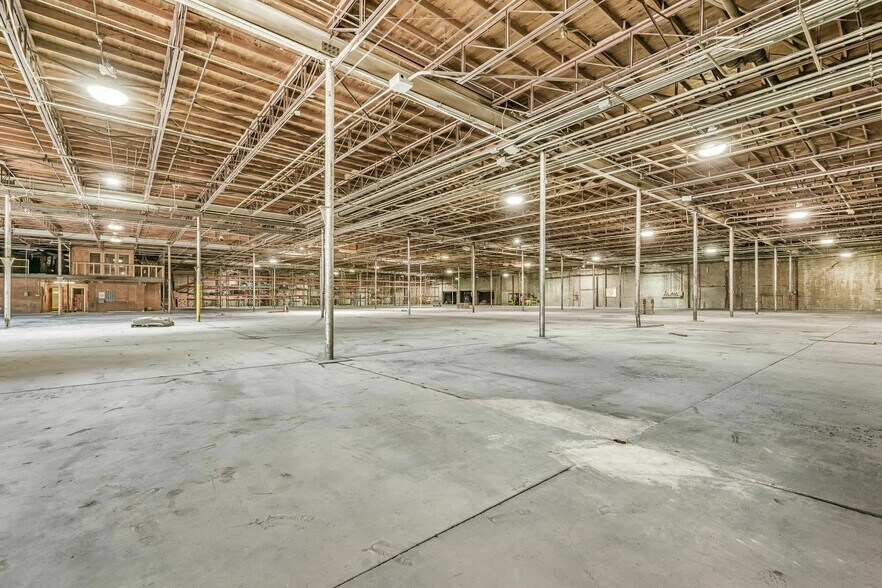More Photos Of 907 SE 2nd Ave, Amarillo Warehouse For Lease