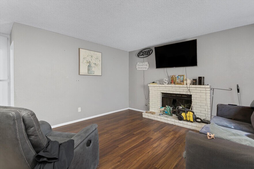 More Photos Of 1140 Oxford Dr, Redlands Apartments For Sale