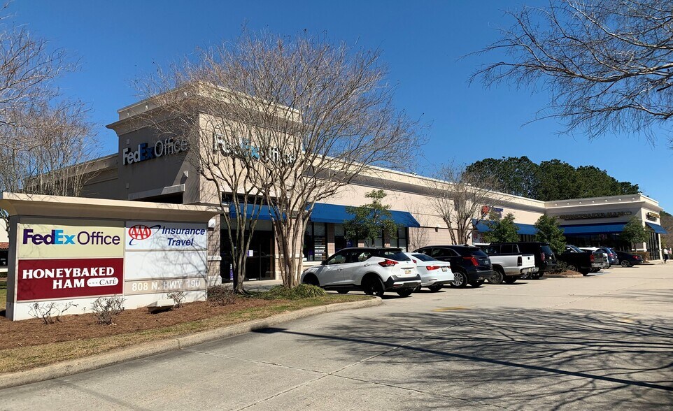 More Photos Of 808 N Hwy 190, Covington Freestanding For Lease
