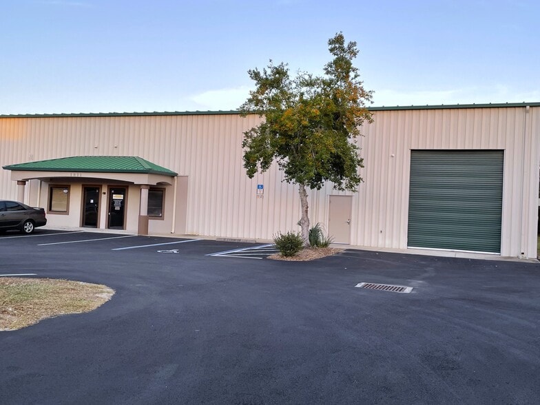 More Photos Of 1811 Greenleaf Ln, Leesburg Warehouse For Lease