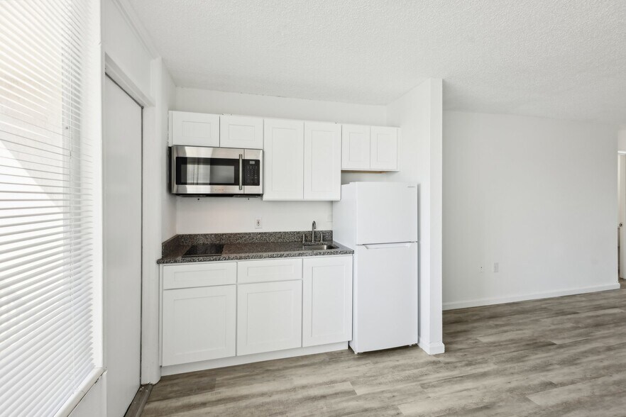 More Photos Of 935 S Atlantic Ave, Daytona Beach Apartments For Sale