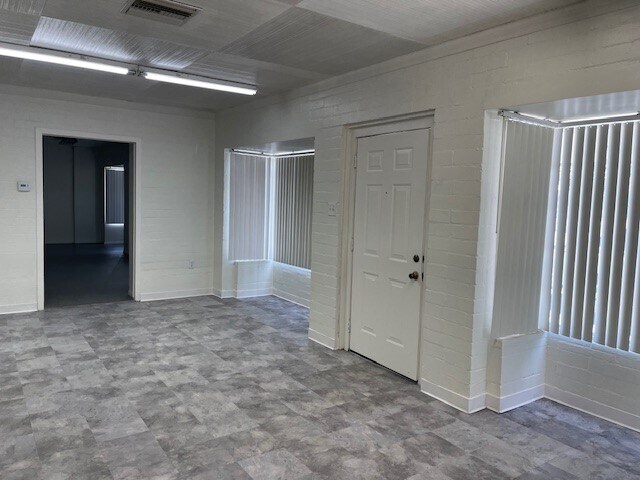 More Photos Of 531 N Marine Ave, Wilmington Warehouse For Sale