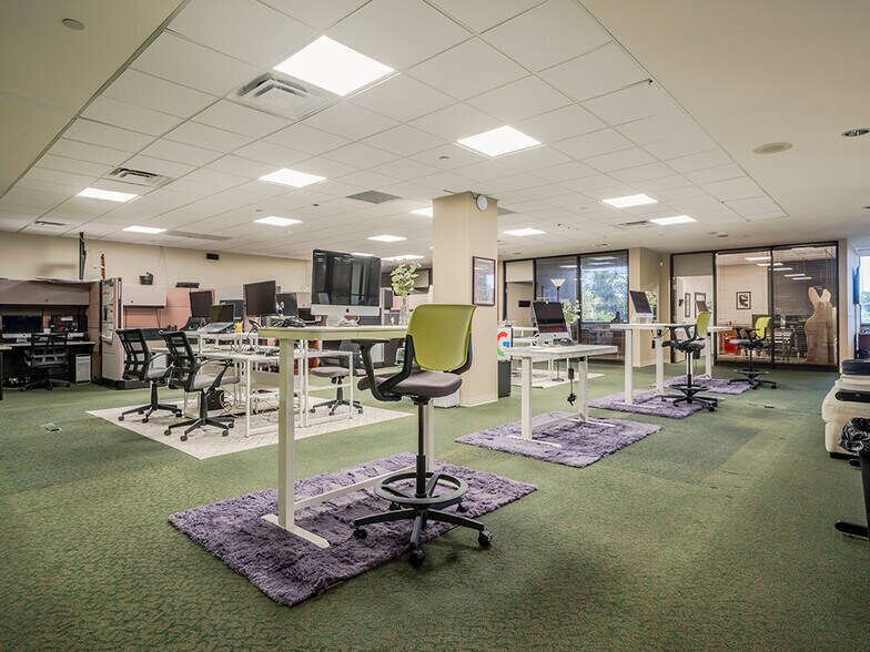 More Photos Of 660 US 1 Hwy, North Palm Beach Office For Sale