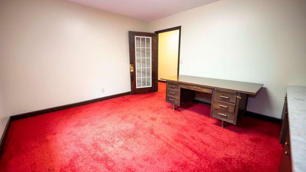 More Photos Of 123 N 5th St, Cochran Religious Facility For Sale