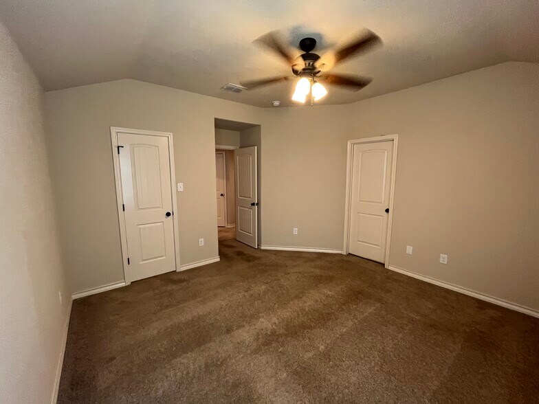 More Photos Of 6618 Mia Way, San Antonio Apartments For Sale