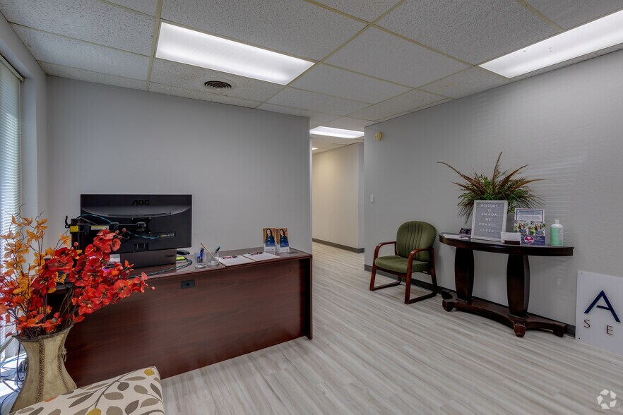 More Photos Of 4815-4821 S Sheridan Rd, Tulsa Unknown For Lease