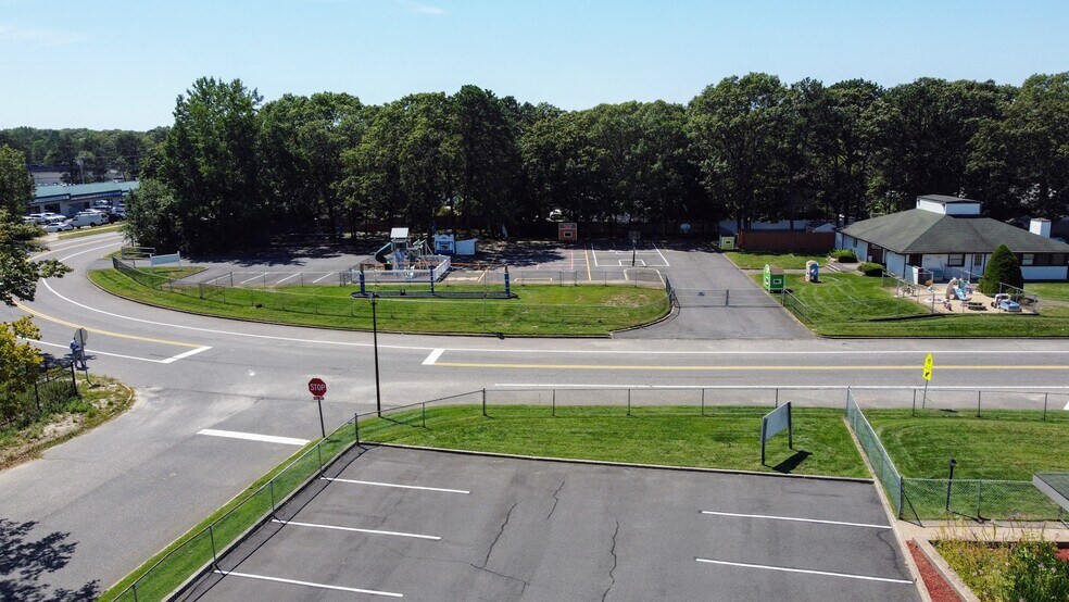 More Photos Of 9-10 Glenmere Ln, Coram General Retail For Sale