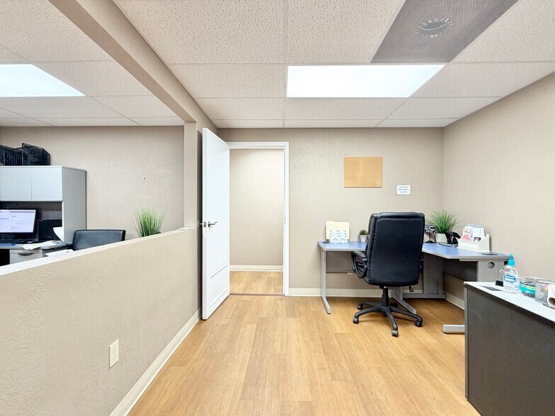 More Photos Of 1330 Mercer St, Princeton Office For Sale