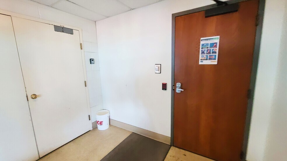 More Photos Of 710 W 8th St, Fort Scott Office For Sale